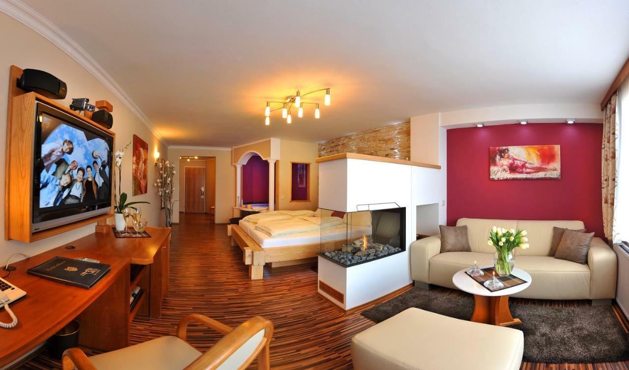 Hotel Winzer Wellness & Kuscheln Sankt Georgen im Attergau Exterior photo